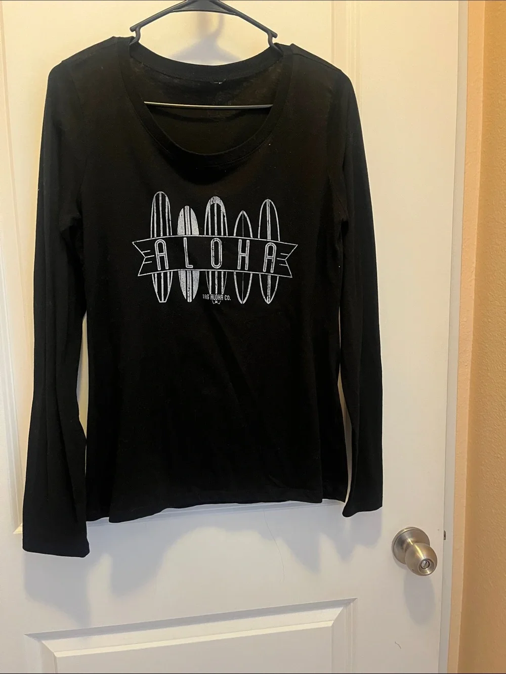 ALOHAS Black Long Sleeve Tee with White Surfboard Graphic